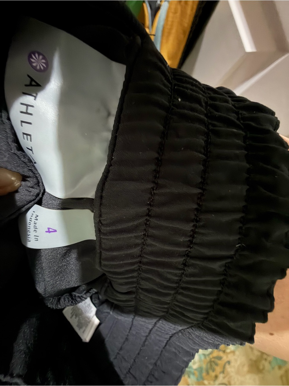 Athleta Chelsea Cargo shorts - Picture 4 of 4